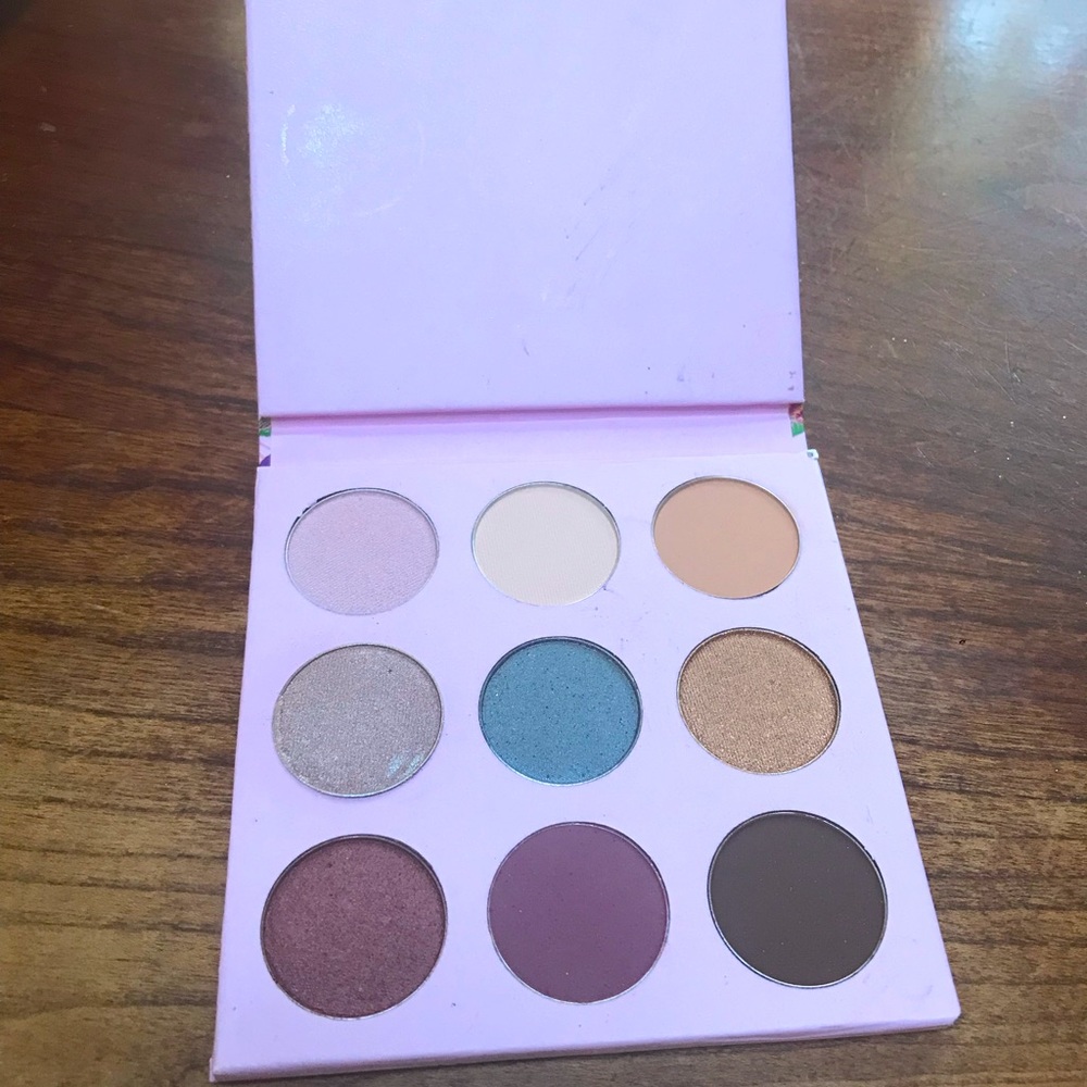 Winky lux eyeshadow palette
